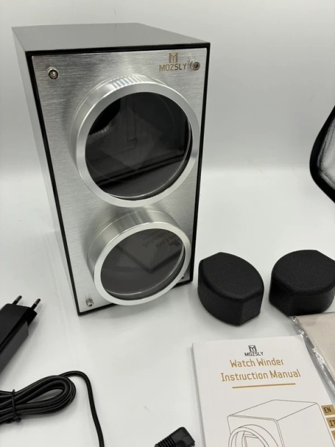 MOZSLY: SPA DLA TWOICH ZEGARKÓW.