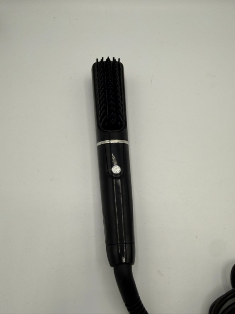 Koniec z lookiem na rozbitka! Elektryczny grzebień Wikinga dla Twojego zarostu