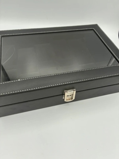 Przestań szukać zegarka pod kanapą! Box, który ogarnie Twoją kolekcję.